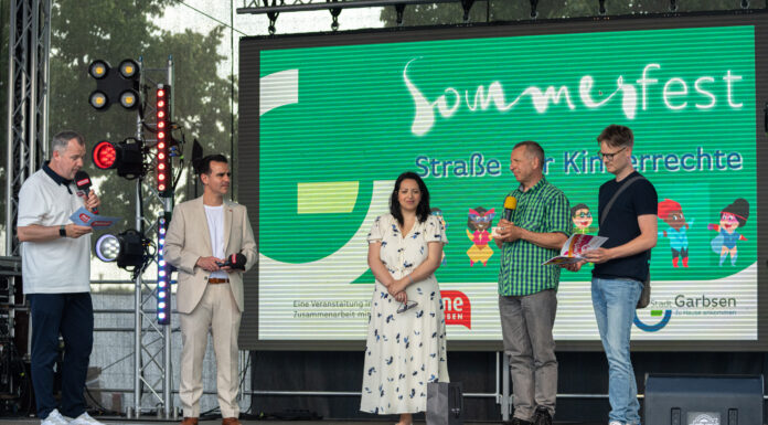 "Straße der Kinderrechte" - Garbsener Beitrag auf Sommerfest der Stadt Garbsen vorgestellt
