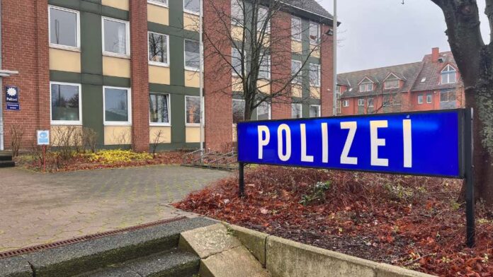 Die Polizei sucht Zeugen nach exhibitionistischen Handlungen in einem Waldstück in Garbsen-Havelse