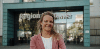 Die SPD geht mit Eva Bender als Spitzenkandidatin für das Amt der Regionspräsidentin in den Wahlkampf. Der bisherige Regionspräsident Steffen Krach kandidiert als Bürgermeister für Berlin