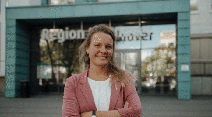 Die SPD geht mit Eva Bender als Spitzenkandidatin für das Amt der Regionspräsidentin in den Wahlkampf. Der bisherige Regionspräsident Steffen Krach kandidiert als Bürgermeister für Berlin