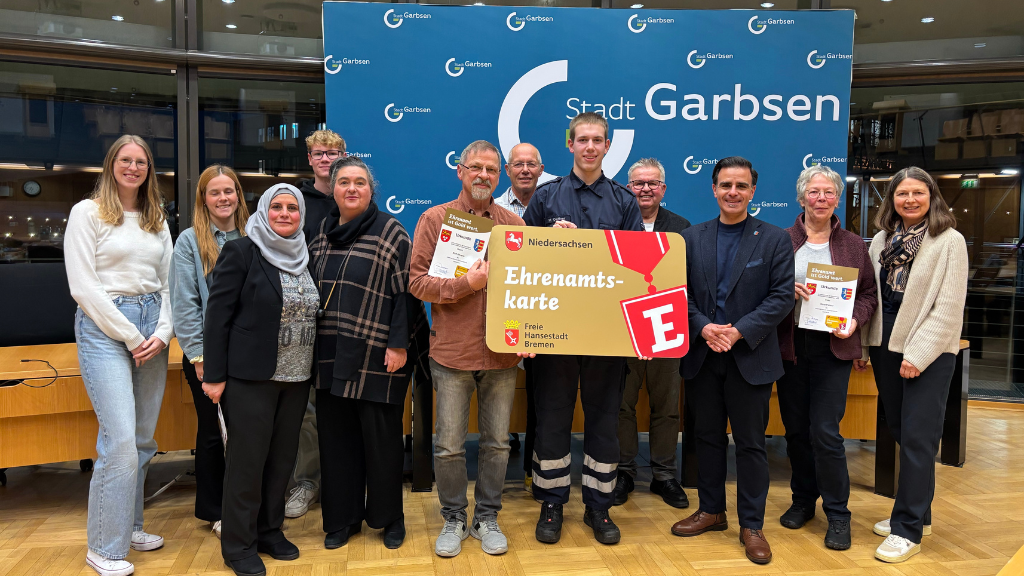 Garbsen-ehrt-seine-Stillen-Helden-B-rgermeister-berreicht-Ehrenamtskarten-an-engagierte-B-rgerinnen-und-B-rger