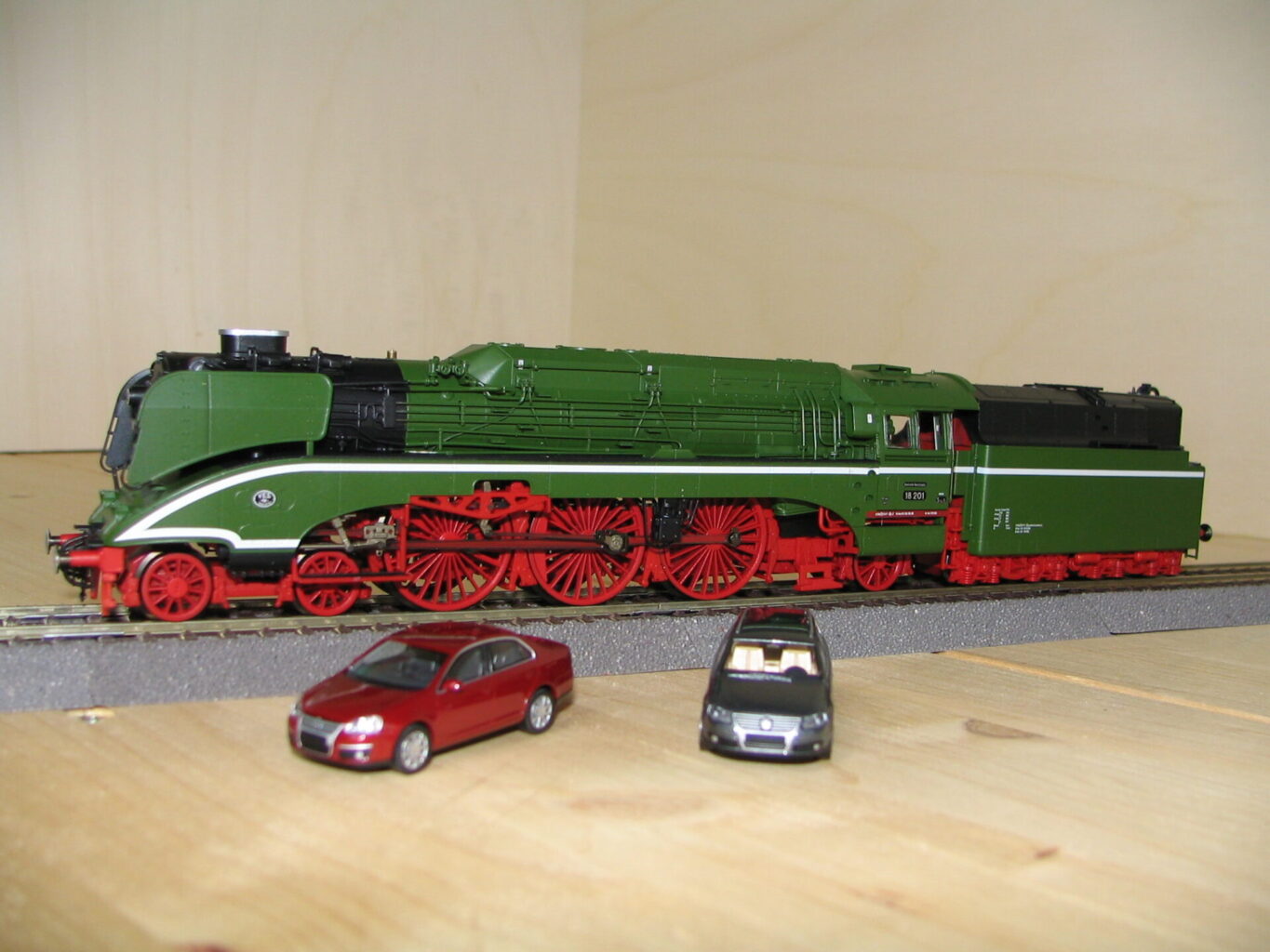 Die 61. Auto- und Eisenbahn-Modellbörse begeistert mit Tausenden Modellen und unterstützt ein karitatives Projekt in Garbsen