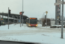 Schneefall sorgt erneut für Verkehrsprobleme – Üstra schränkt Betrieb teilweise ein