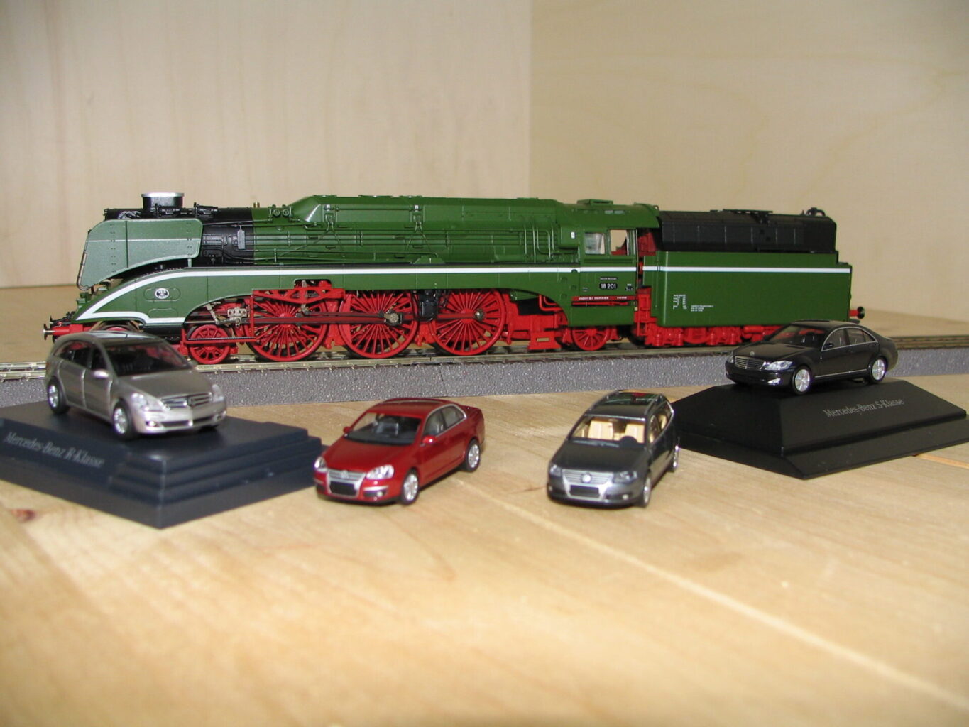 Modellbörse in Garbsen erfreut Besucher und unterstützt den Präventionsrat der Stadt Garbsen mit Erlösen aus der Veranstaltung